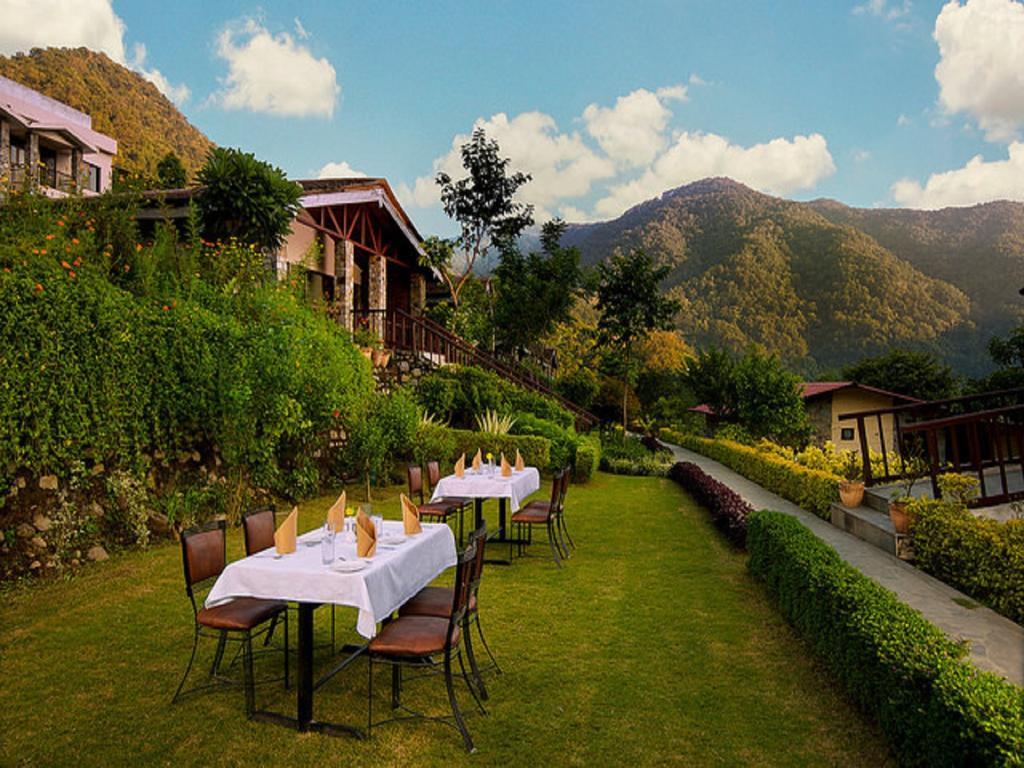 Hotel Sterling Corbett Garjia Exterior foto